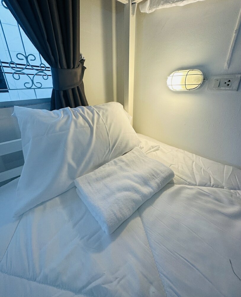 Фото Piccolo Sukhumvit Hostel