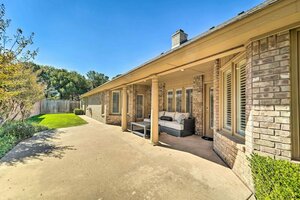 Гостиница Lubbock Home w Patio ~ 6 Mi to Texas Tech!