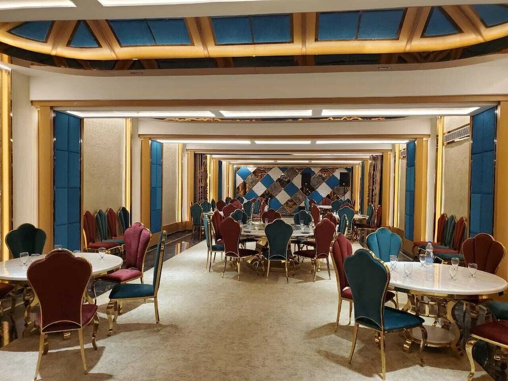 Фото The Signate Royale