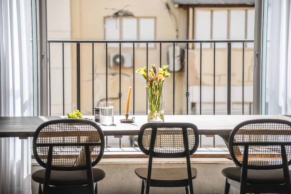 Фото Spacious & Bright 3br Apt with City View