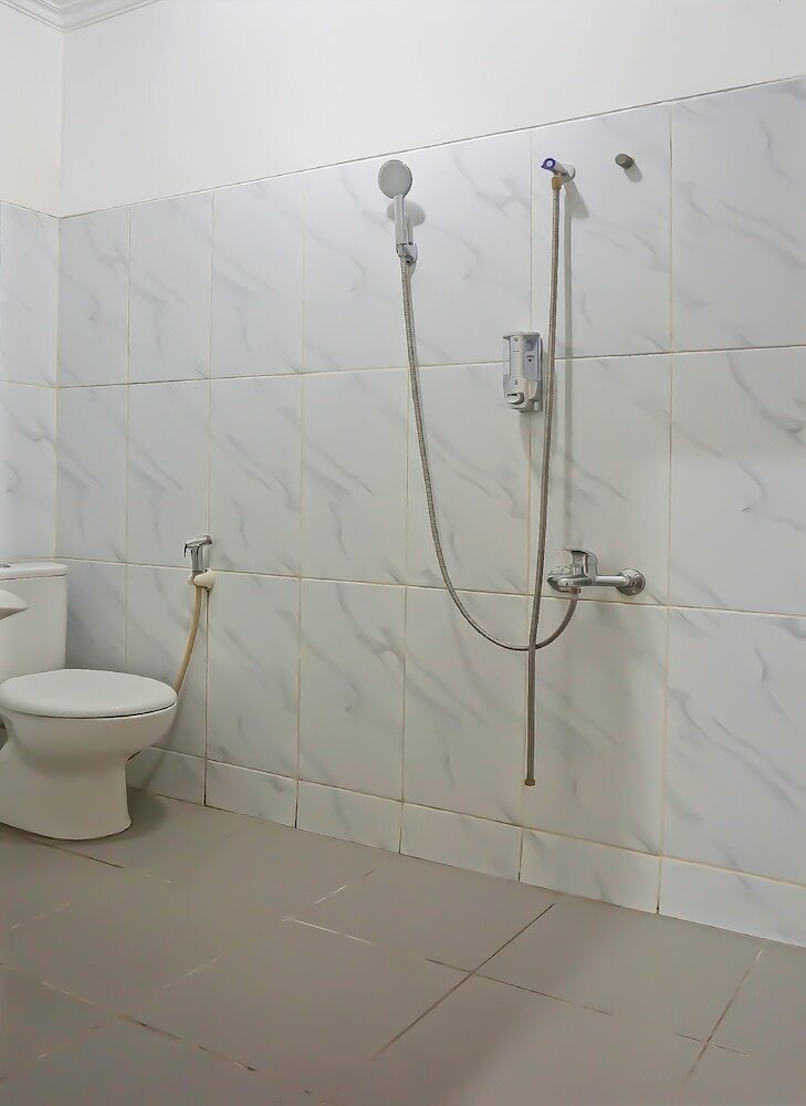 Фото Super Oyo 92134 Bogor Guest House Syariah