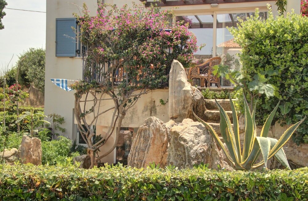 Фото 1 Bedroom Apartment on Beach Elias Upper