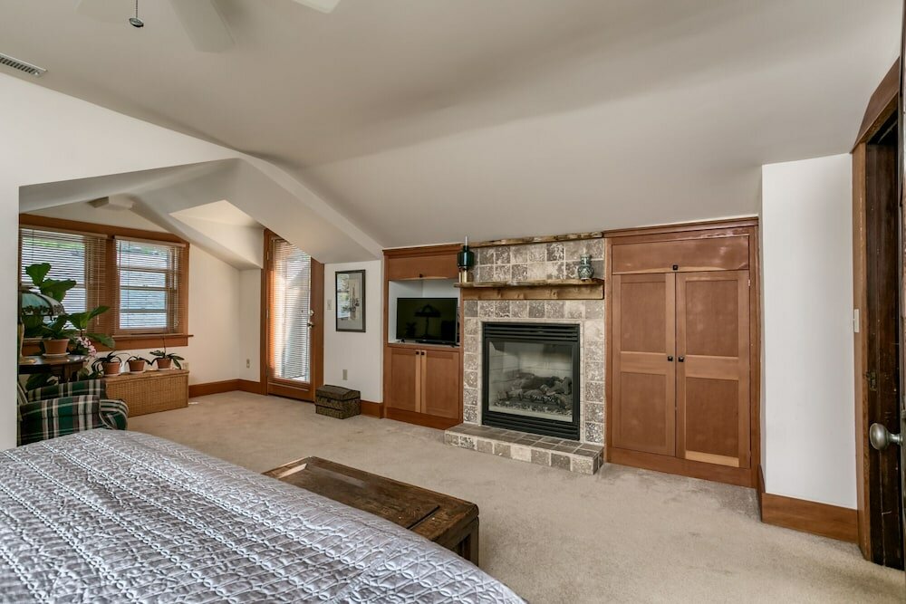 Фото A Cowslip's Belle Inn