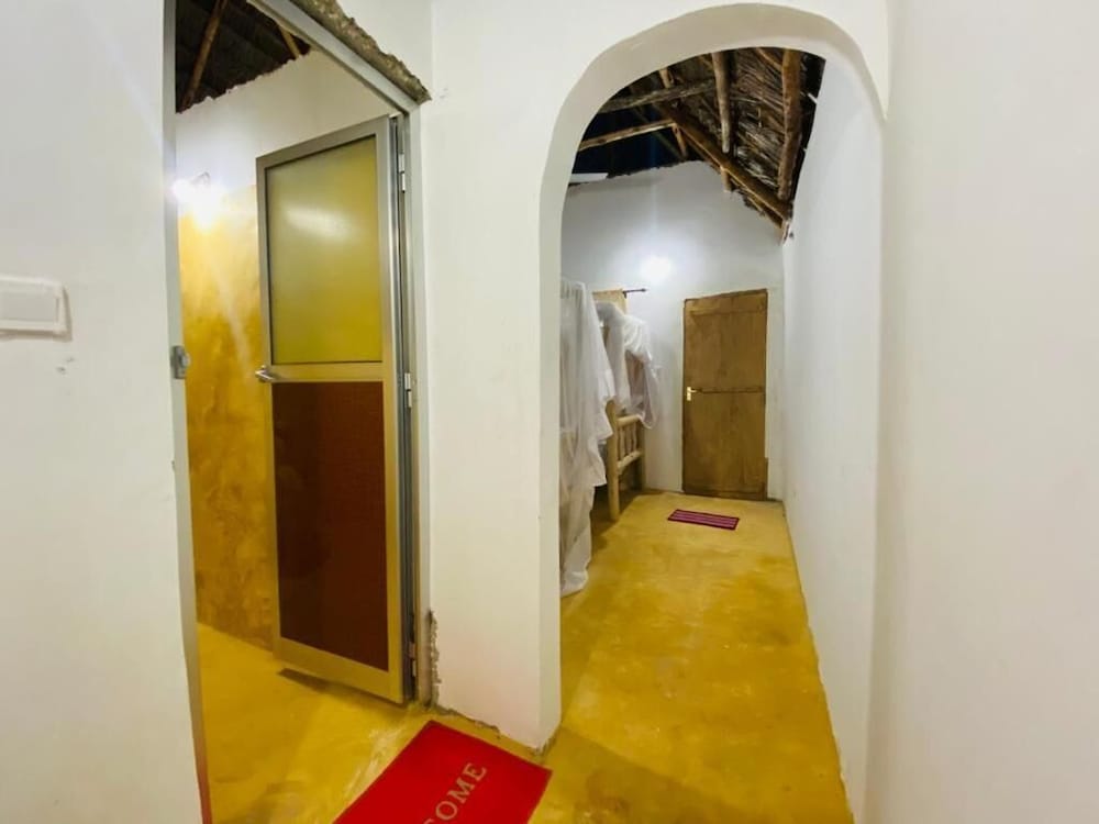 Фото Mkeka Spice Lodge