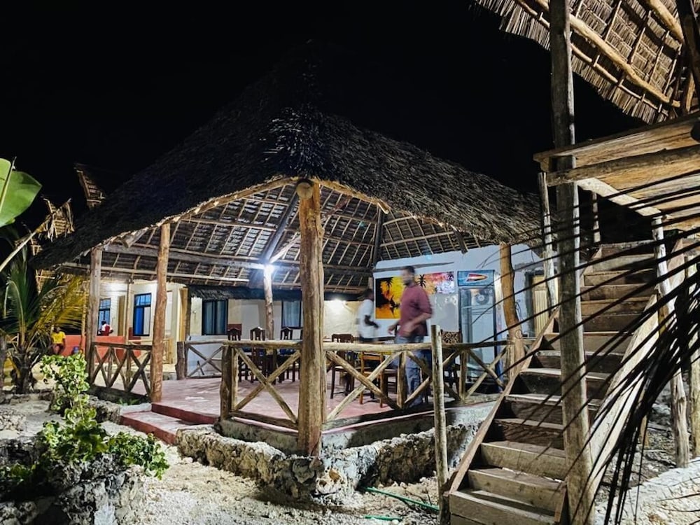 Фото Mkeka Spice Lodge