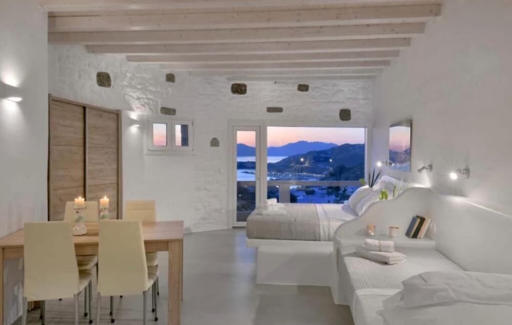 Фото Crystal Suites