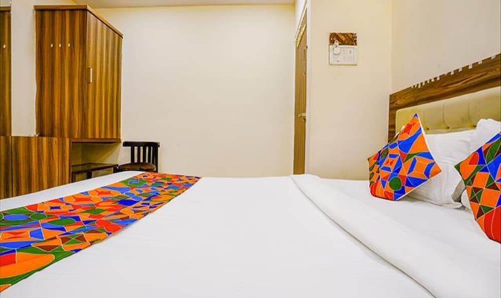 Фото Fabexpress Galaxy Inn