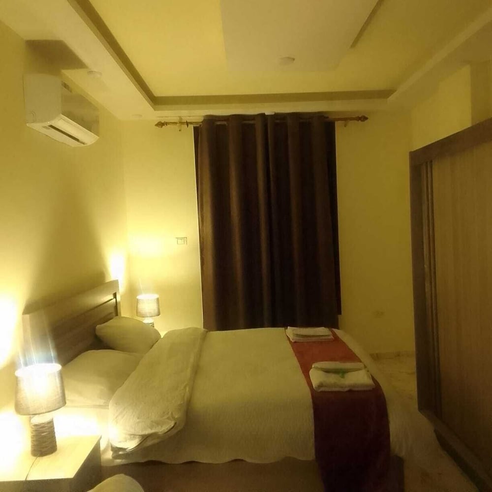 Фото Jerash Apart Hotel