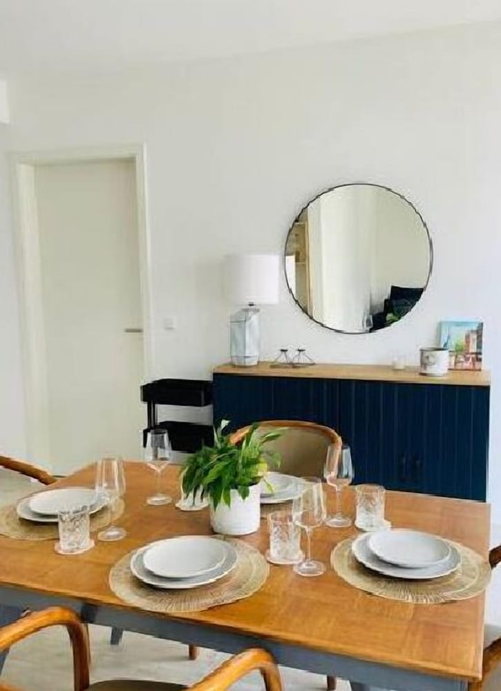 Фото Cosy 1 bedroom in City Center w Terrace