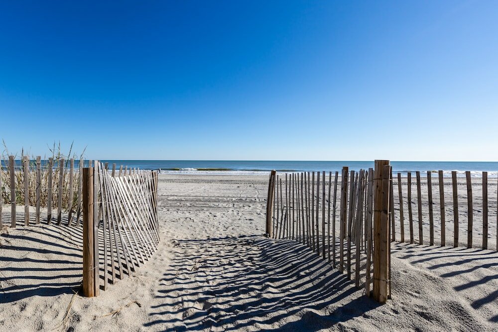 Фото Beach Club at Montego Inn