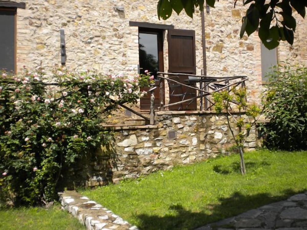 Фото Agriturismo Monte Petreto