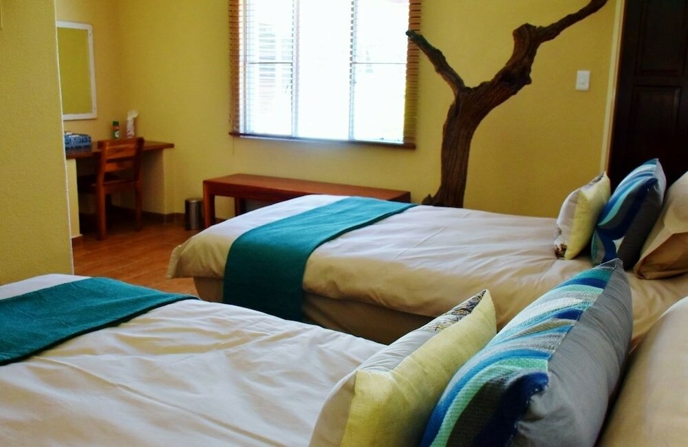 Фото отеля 2