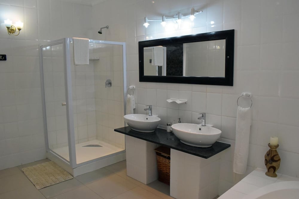 Фото Blue Diamond Lodge