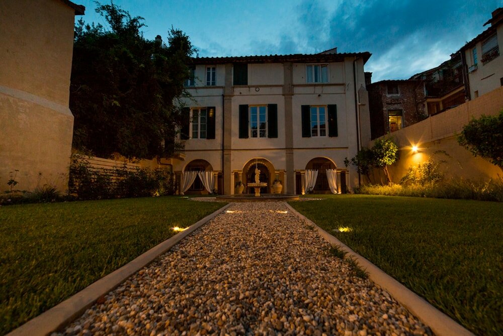 Фото Lucus Exclusive B&b