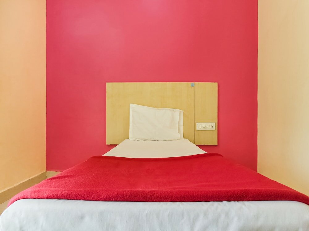 Фото Spot On 49517 Hotel Hoysala Deluxe Lodging & Restaurant