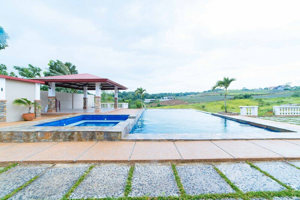 Фото RedDoorz @ City Market Tagaytay