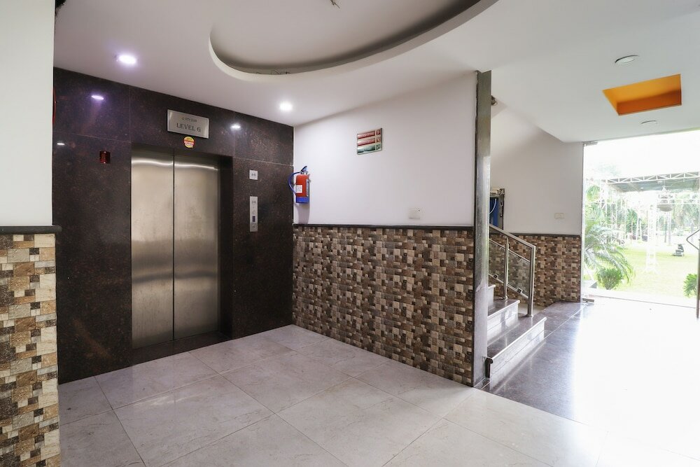 Фото Oyo 60162 City Club & Hotels