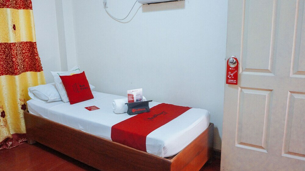 Фото RedDoorz near Old Tagbilaran Airport