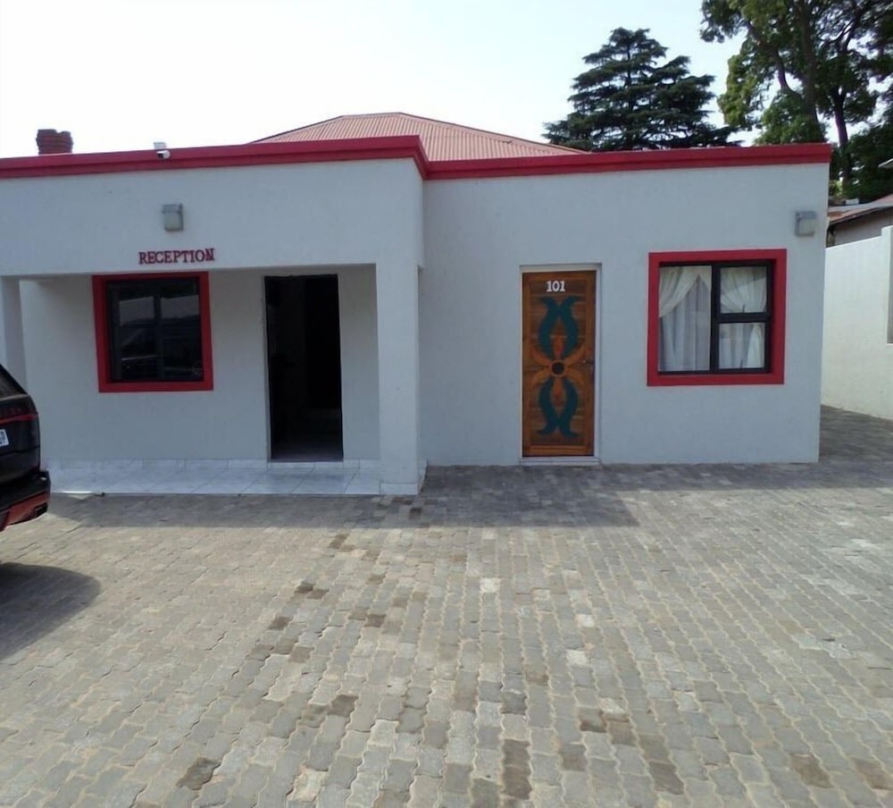 Фото отеля 2