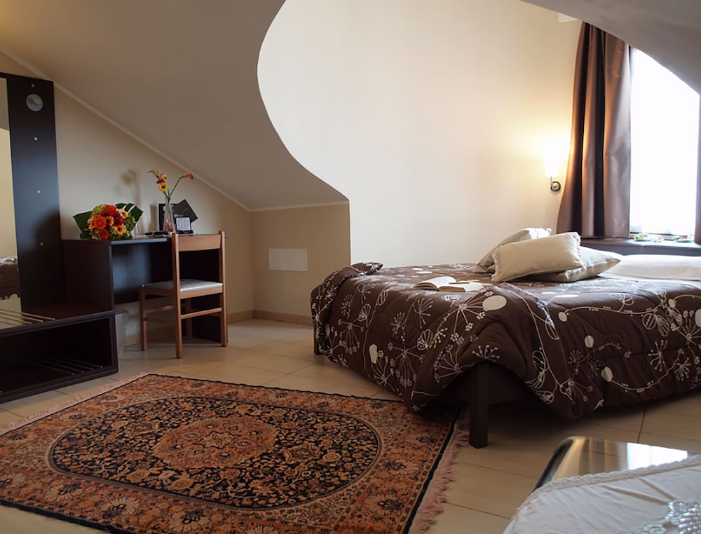 Фото L'incontro Suite B&b