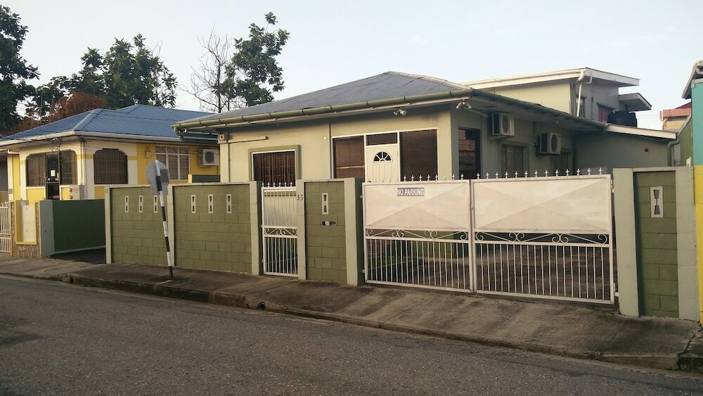 Фото Woodbrook on the Avenue