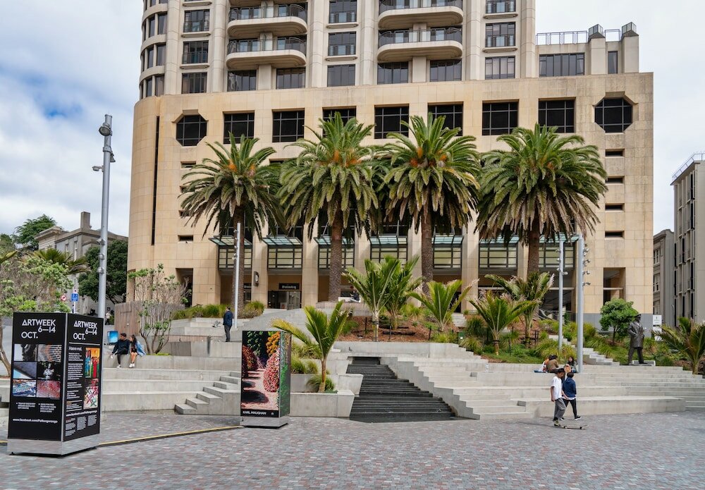 Фото Elegant Apartment With City View