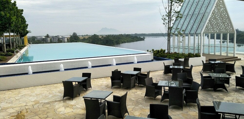 Фото Ucsi Hotel Kuching