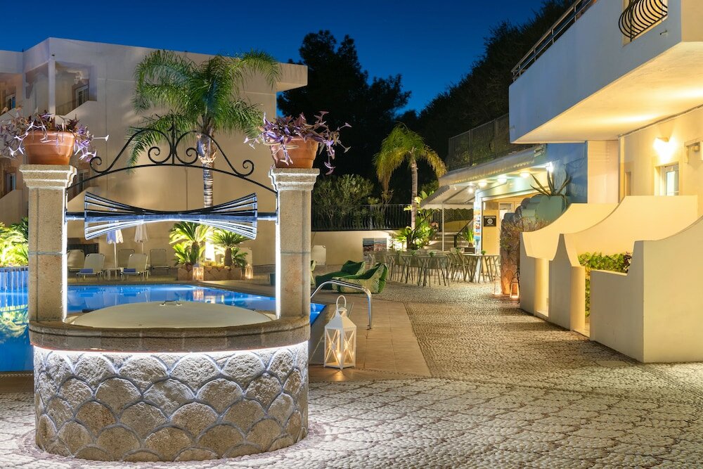 Фото Pefkos View Suites & Maisonette