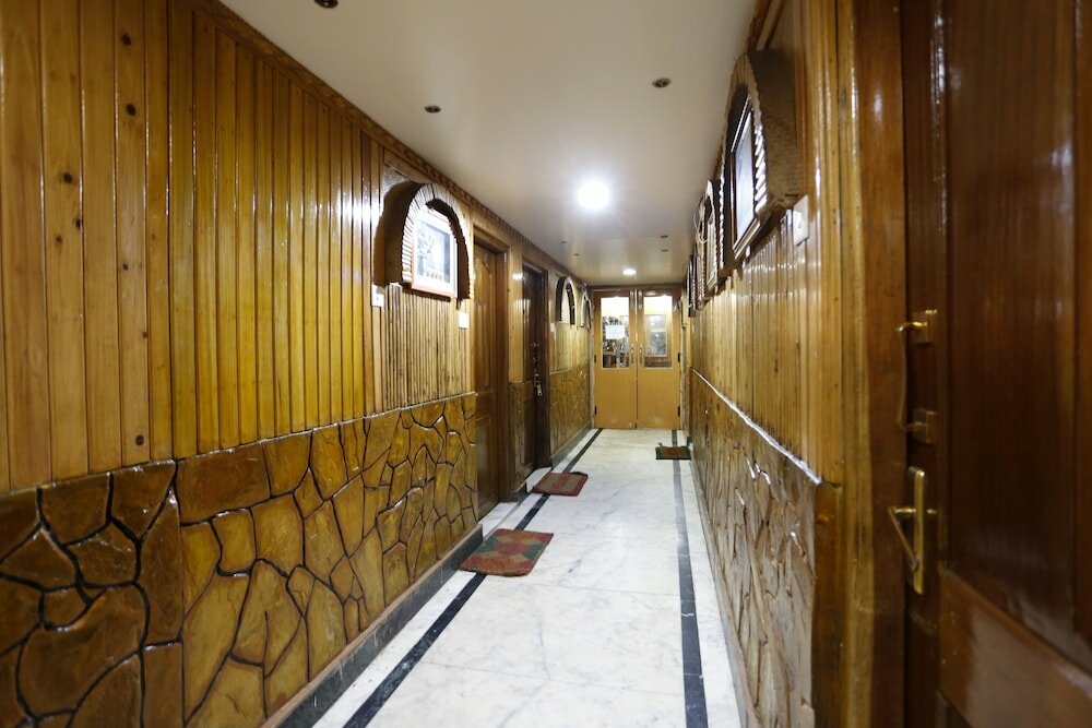 Фото Oyo 3616 Hotel Knight Inn Shillong