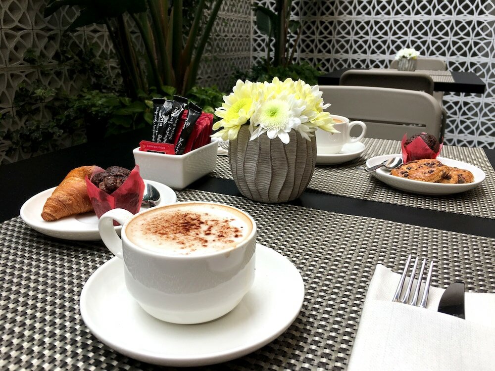 Фото Arya Stadium Hotel