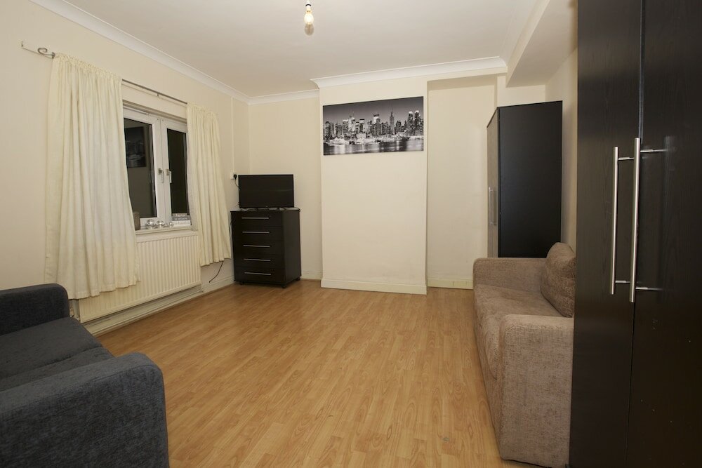 Фото Colebert Avenue Apartment