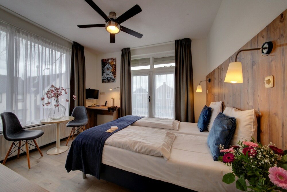 Фото Hotel de Kroon Kaatsheuvel