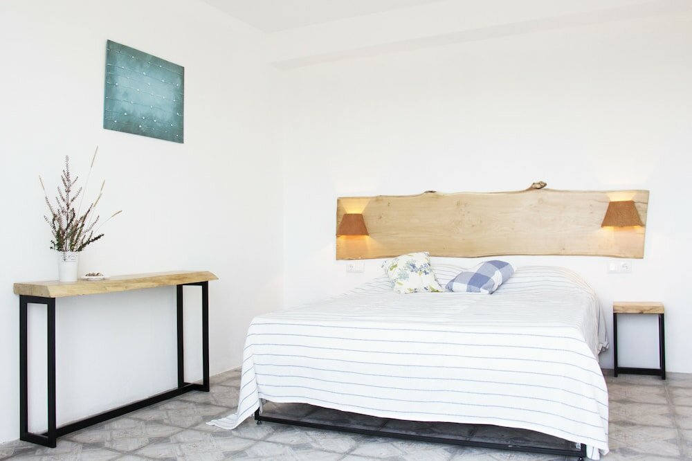 Фото Simple Pleasures Hotel