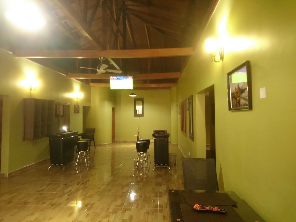 Фото The Golden Apple