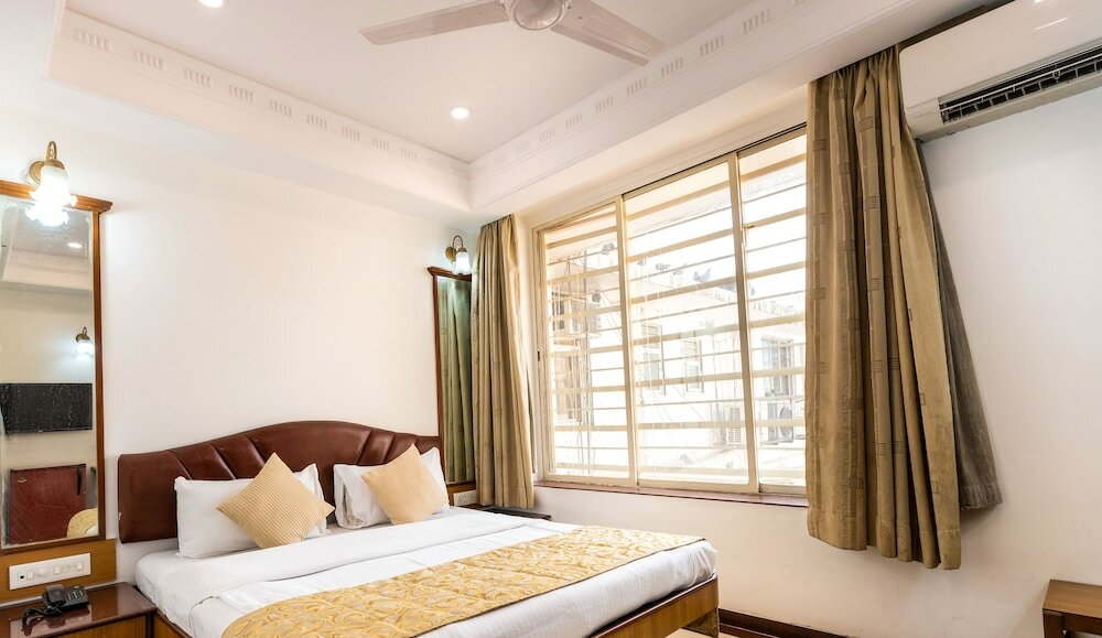 Фото Hotel Parklane