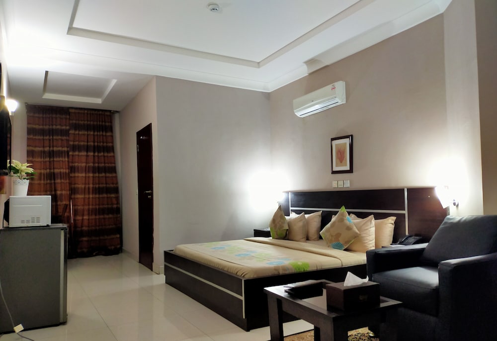 Фото Sheer Luxury Apartments & Suites