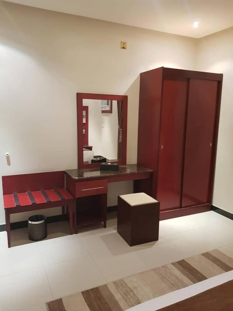 Фото AlMuhaidb Nadwaa Aparthotel