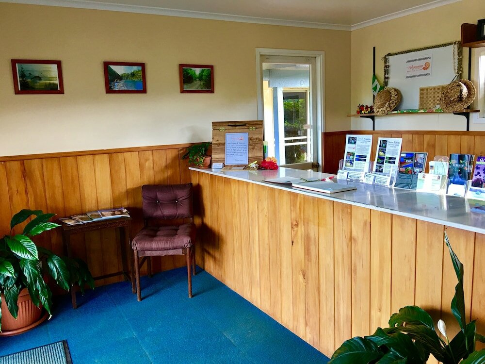 Фото The Polynesian Apartments