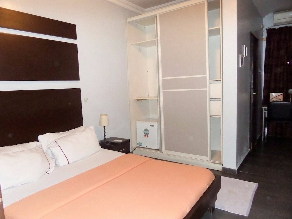 Фото Precinct Comfort Services, Yaba