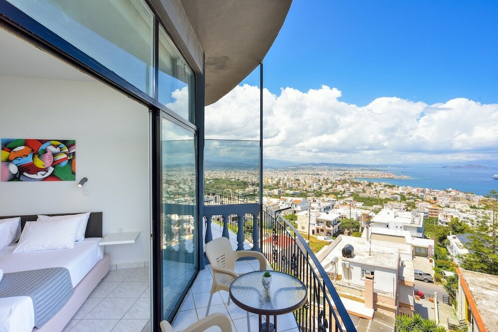 Фото Loucerna Suites Chania