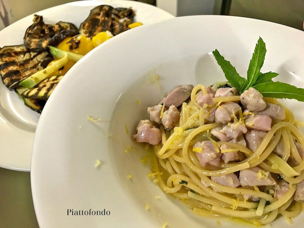 Фото Petit Hotel