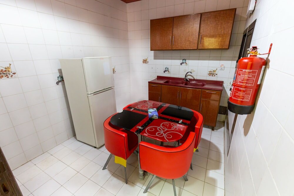 Фото Al Eairy Furnished Apartments Jeddah 2