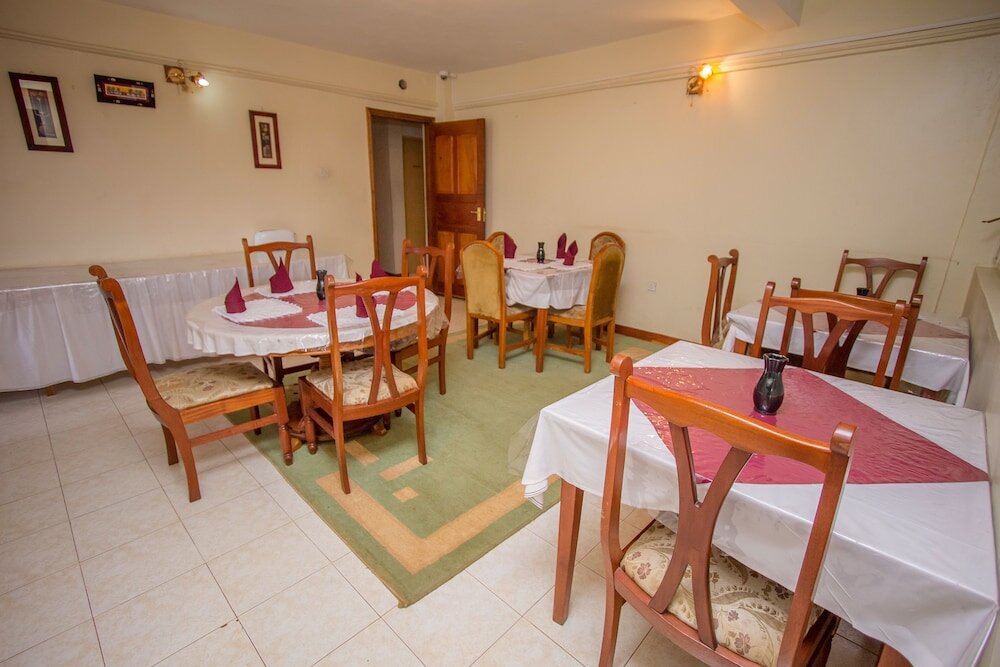 Фото Ivys Inn Guest House