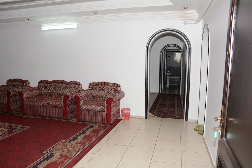 Фото Al Eairy Furnished Apts Al Madinah 8