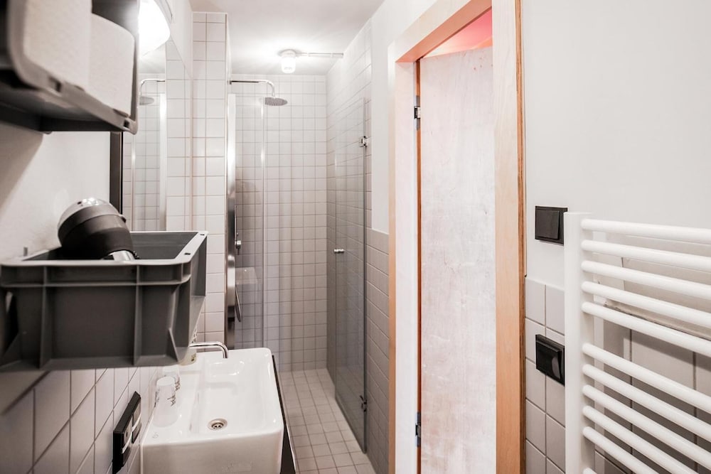 Фото Dock Inn Hostel Warnemünde