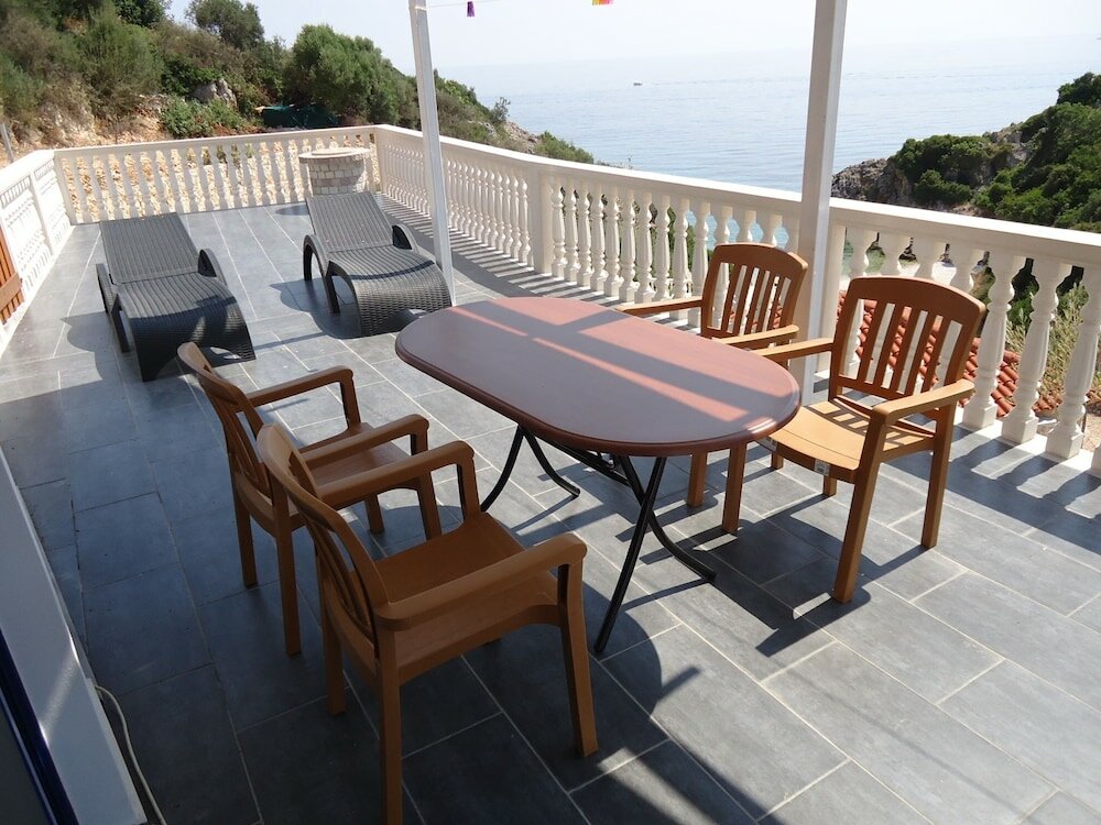 Фото Mikro Nisi Studios