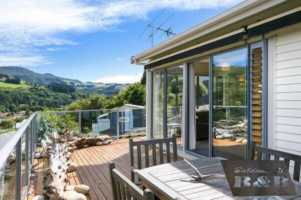 Фото Baldwin Street Bnb