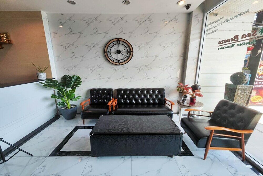 Фото Sea Breeze Residence