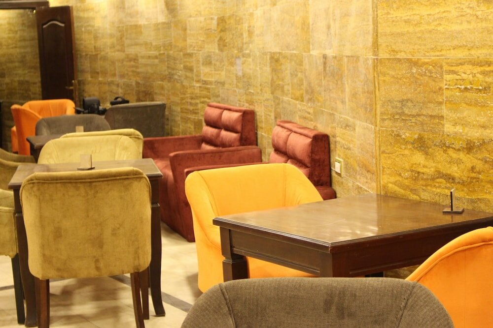 Фото Jawabreh Hotel & Suites