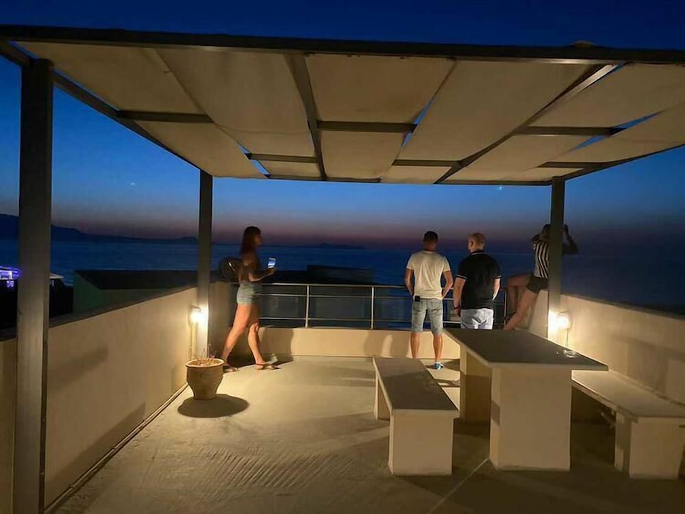 Фото Almyra Apartments